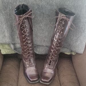 Elegant Lace-Up Women's Boots in Rich Brown